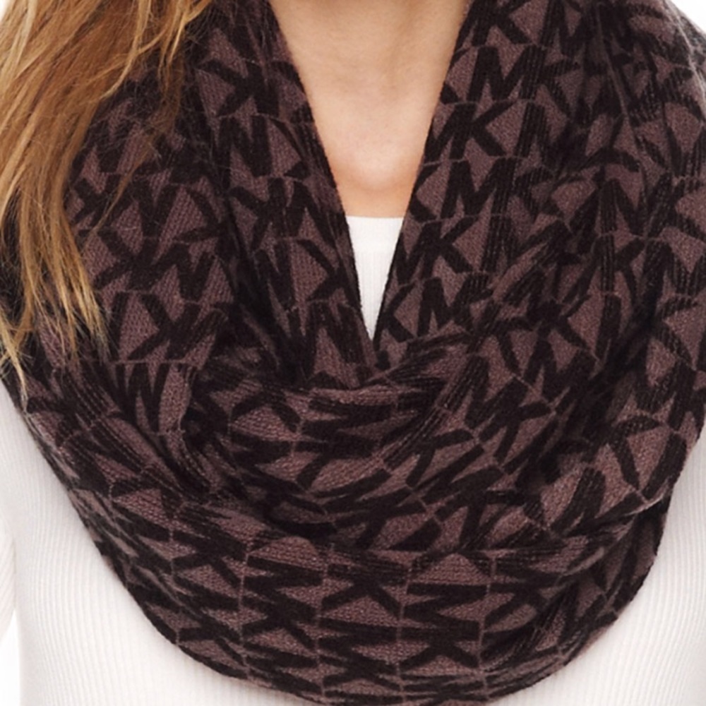 Michael Kors Winter Infinity Knit Scarf 🧣
